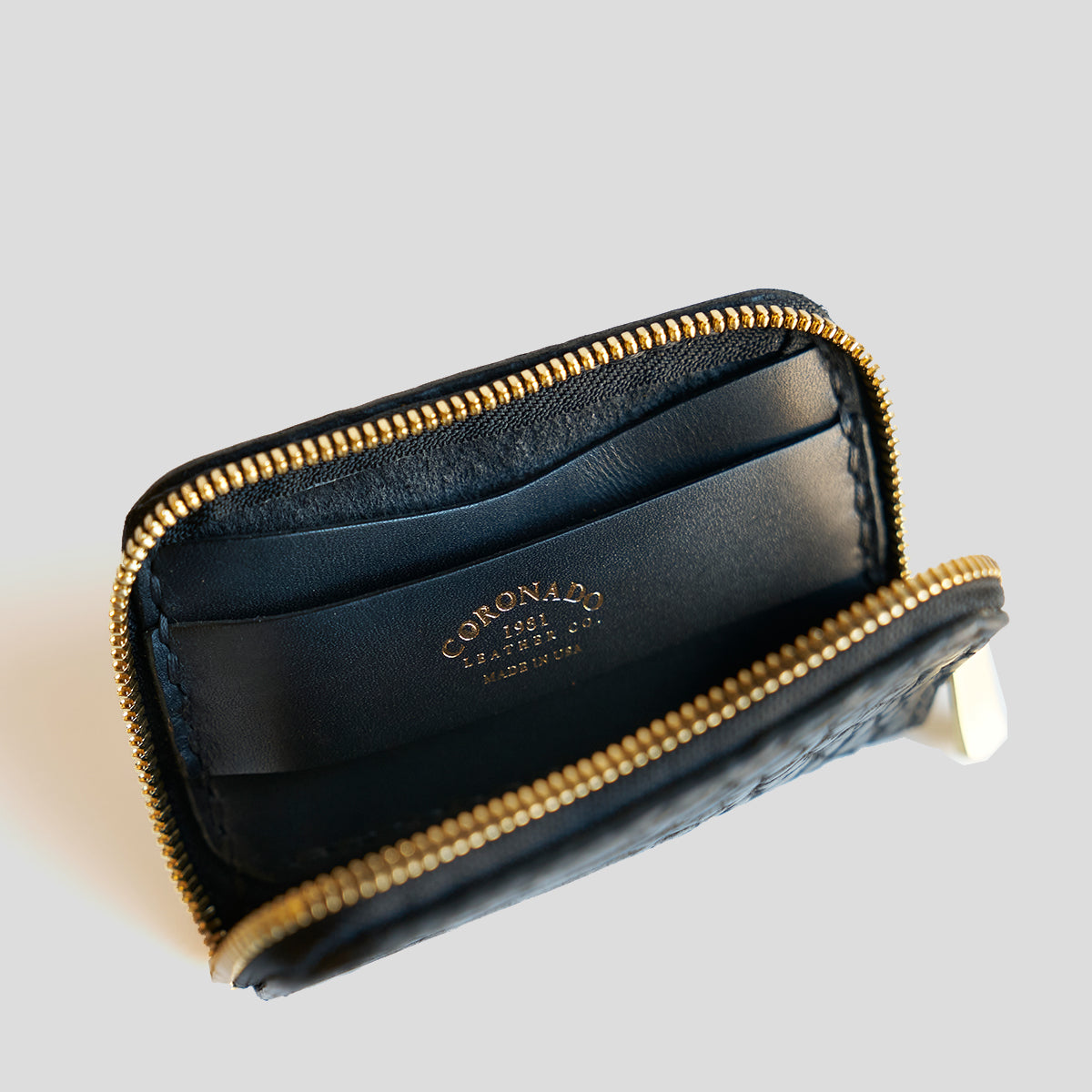 Full-Zip Bison No.20 Wallet | Black