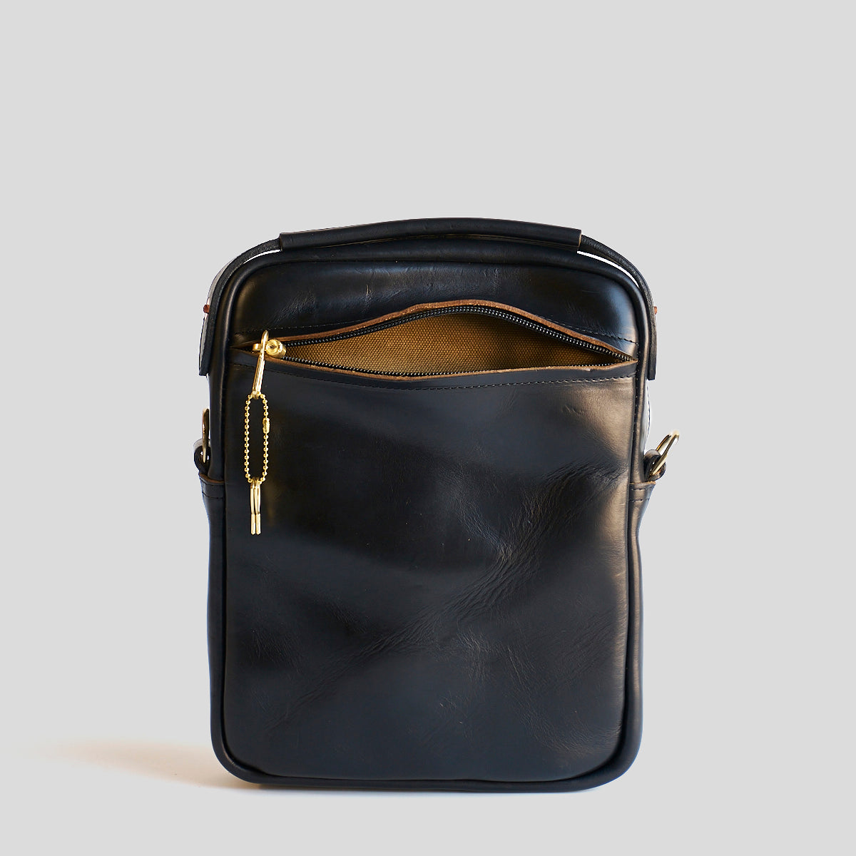 The Primo Crossbody No.277 | CXL® Black