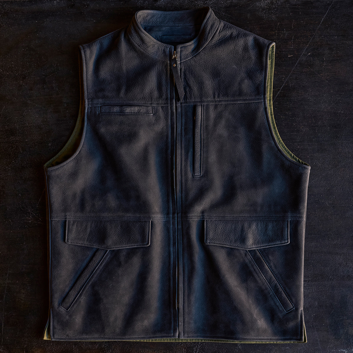 No.209 Kodiak Travel Vest | Nubuck Charcoal