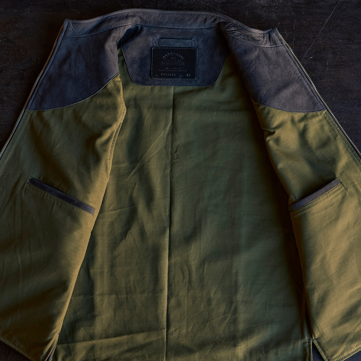 No.209 Kodiak Travel Vest | Nubuck Charcoal