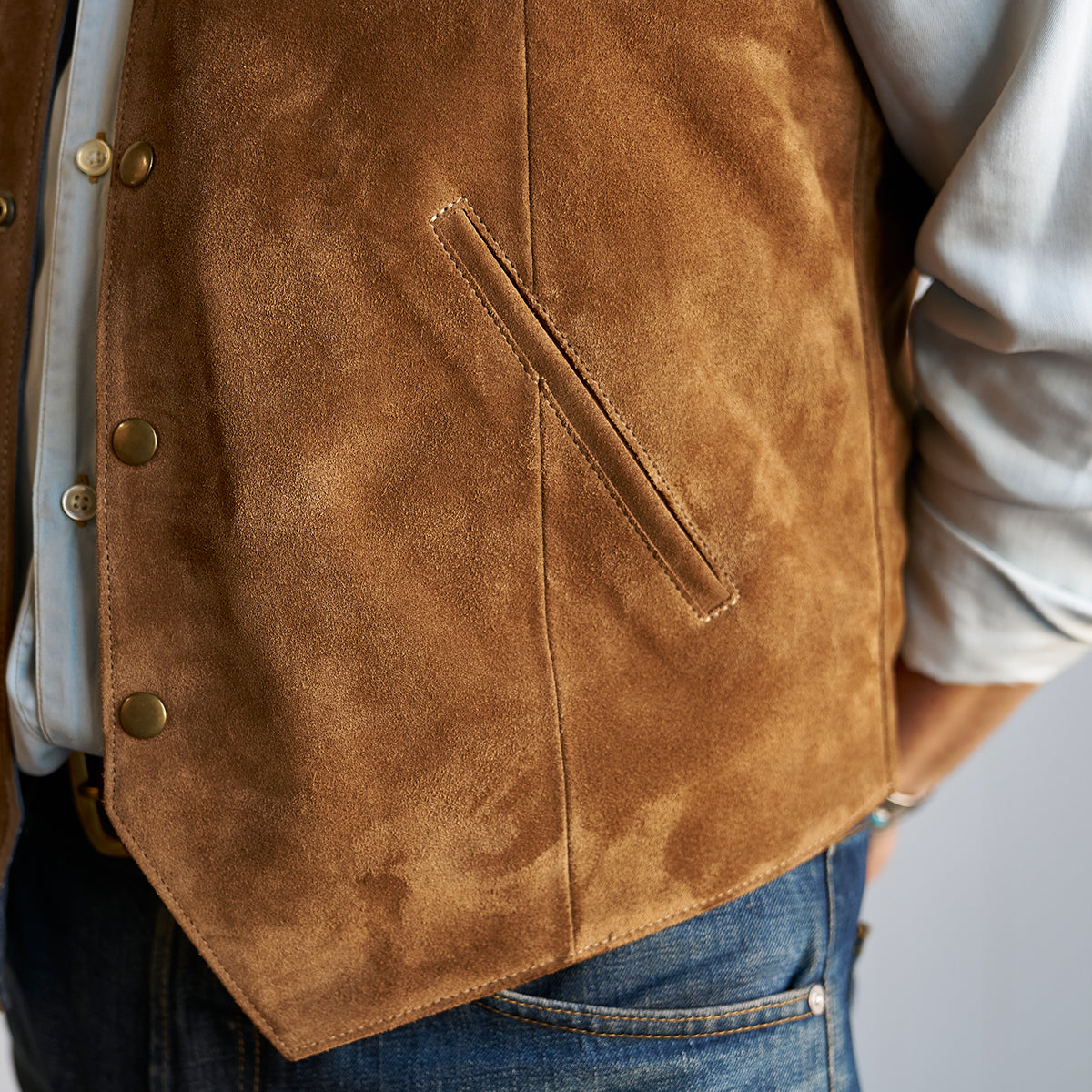 No.480 Fremont Vest | Brown Suede LE
