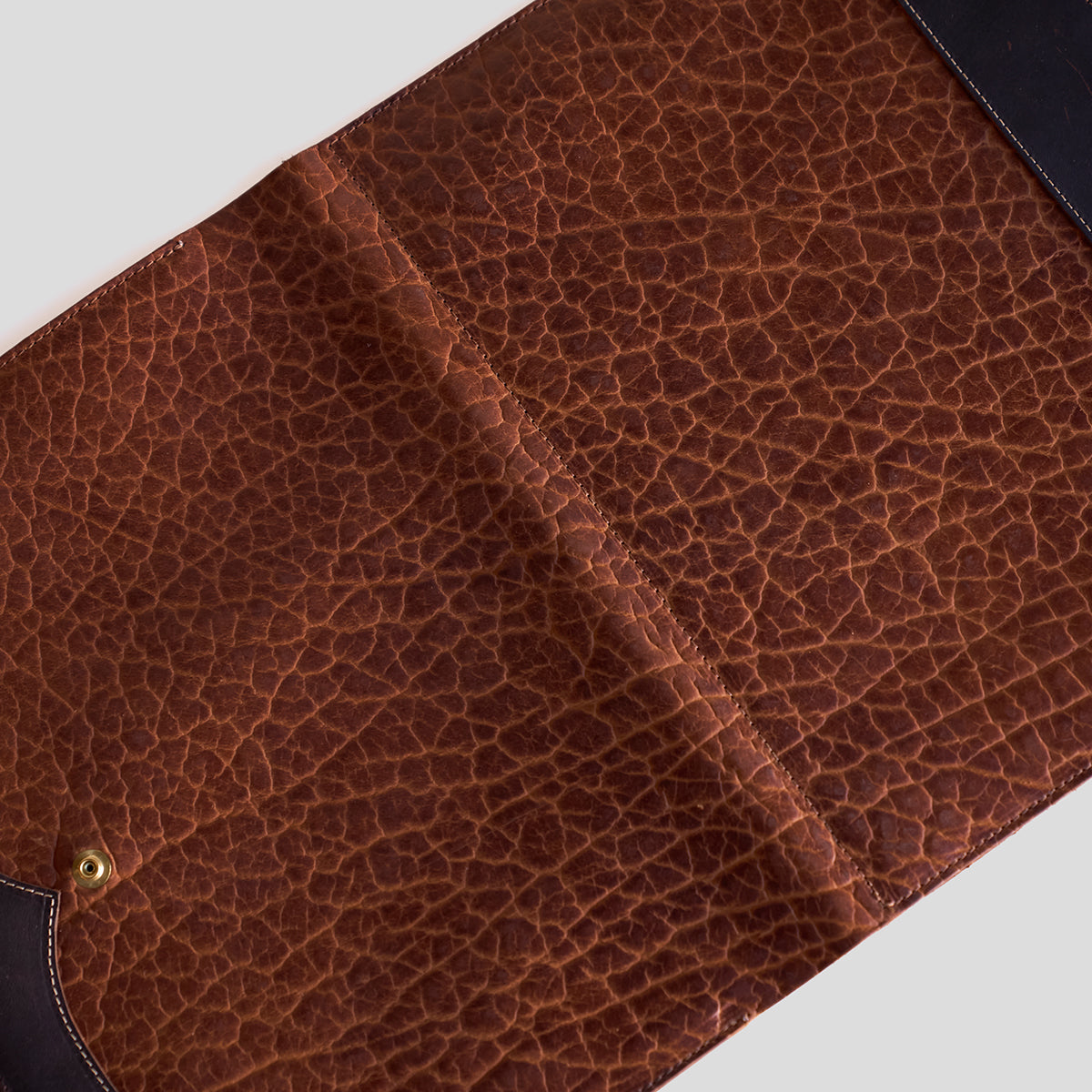 No.814 A4 Portfolio | Shrunken Bison Walnut