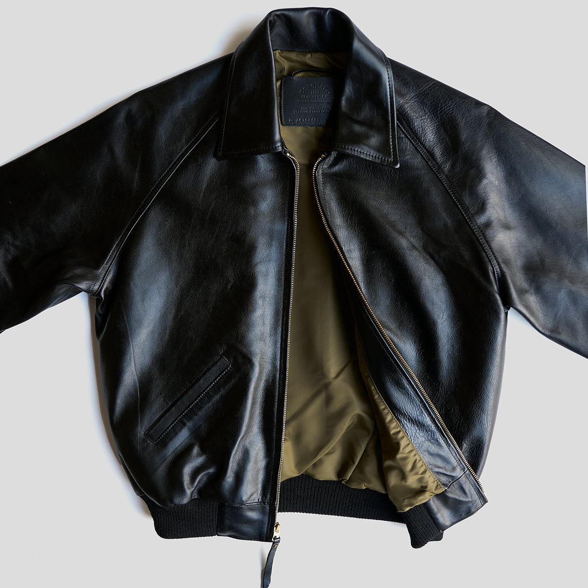 No.410 Raglan Jacket Horsehide | Black/Olive