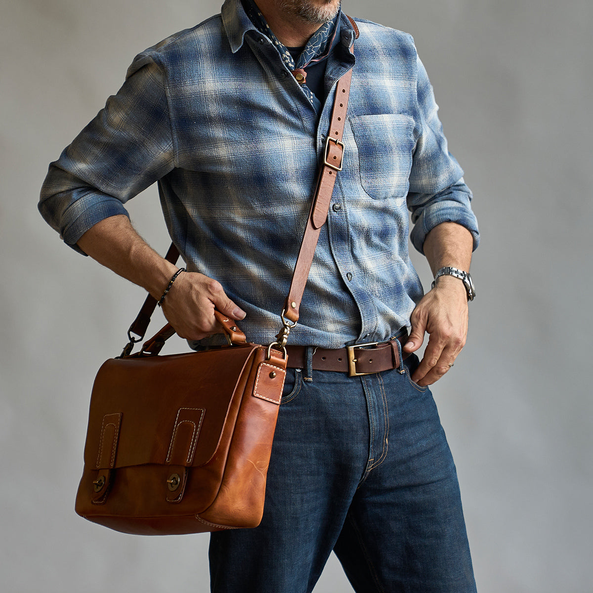 No.201 Americana Messenger | Horween® Natural