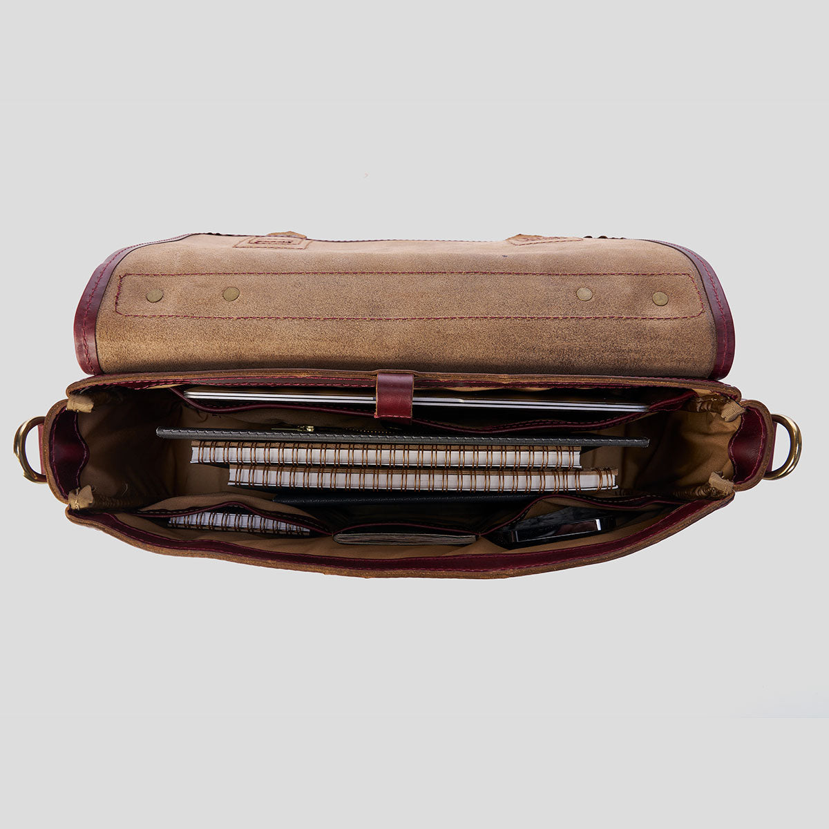 No. 201 Chromexcel® Messenger & Shell Cordovan | Color #8