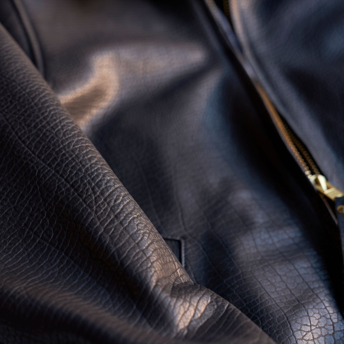 No.109 Bison Americana Bomber | Black