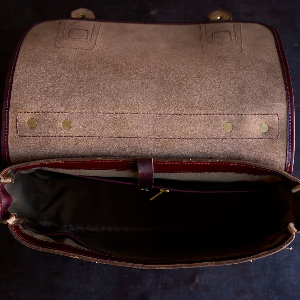 No. 201 Chromexcel® Messenger & Shell Cordovan | Color #8