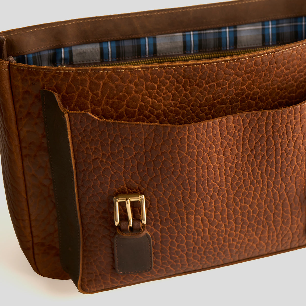 No.935 CEO MESSENGER | Bison Walnut