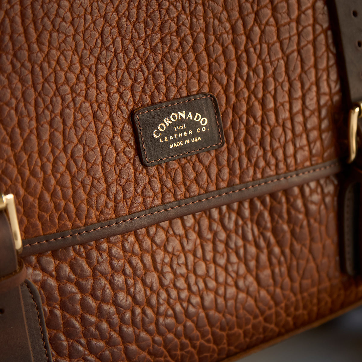 No.935 CEO MESSENGER | Bison Walnut