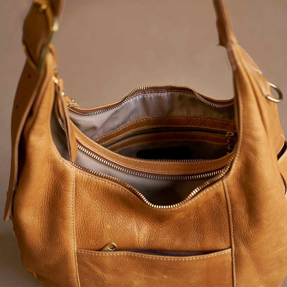 No.995 Monterey Hobo | Taupe